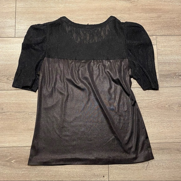 Black lace t-shirt - Picture 2 of 3
